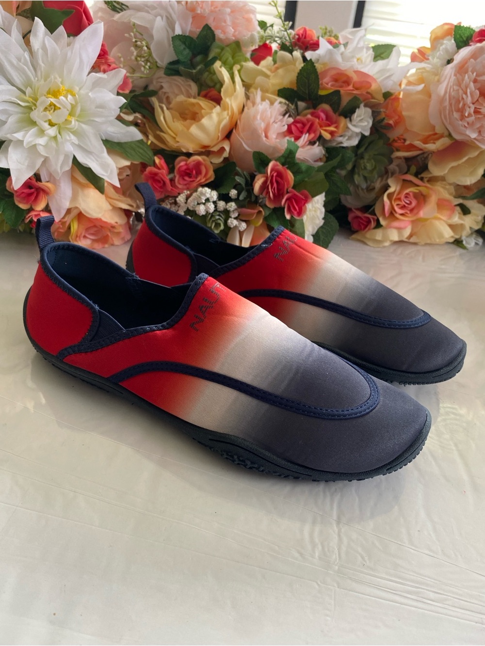 Nautica Arlene Red White Blue Ombré Water Shoes Slip-On Women’s Size 10